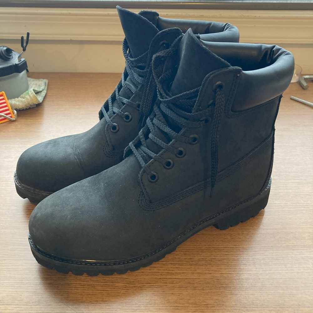 Black timberland boots
